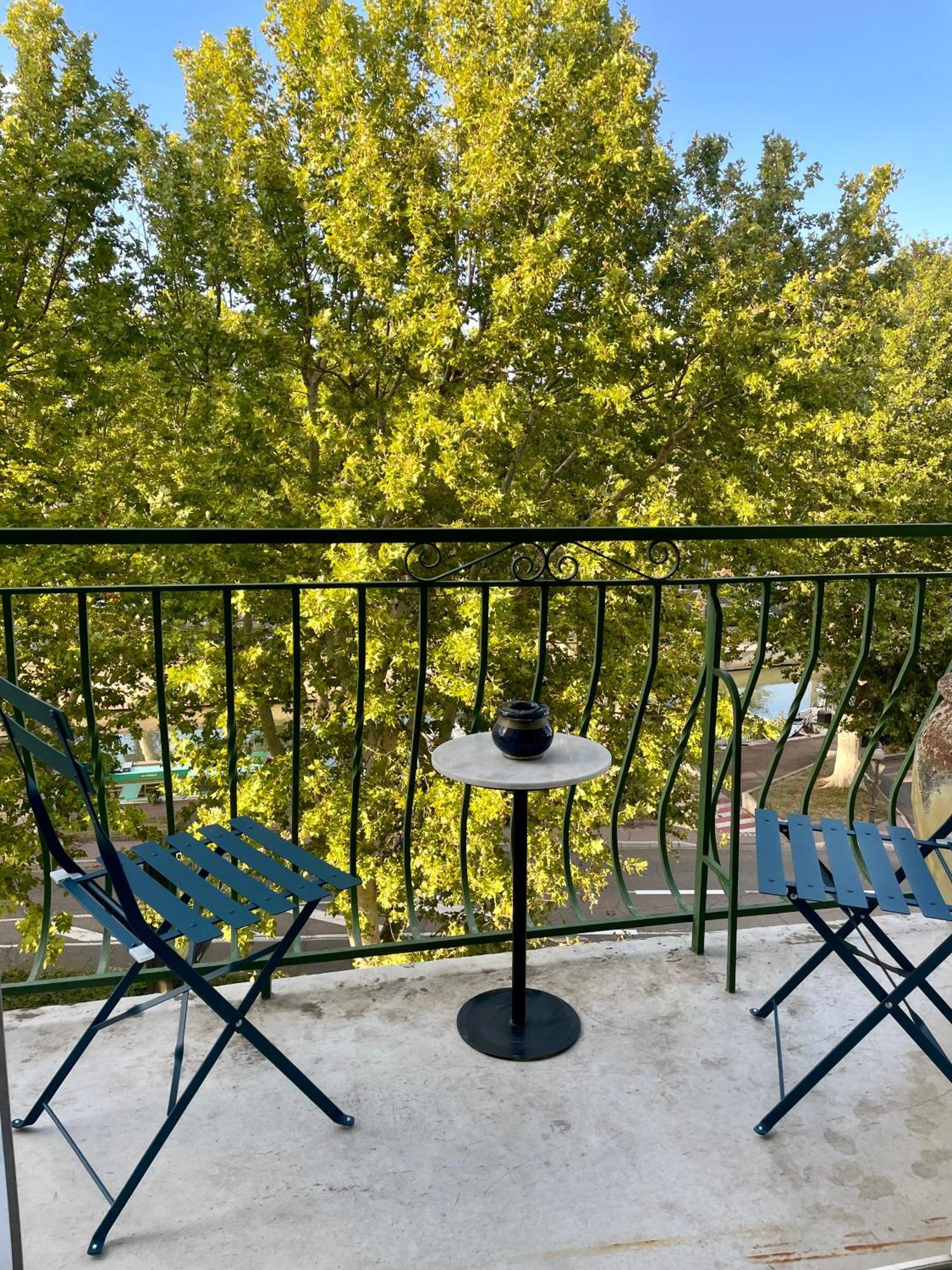 Apartament Apparemment Niche Dans Les Arbres Narbona Zewnętrze zdjęcie